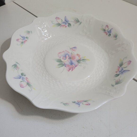 Vintage Aynsley Little Sweetheart Serving Bowl - Picture 1 of 4